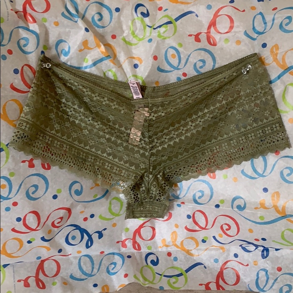 NWT VICTORIA SECRET BOY SHORT BRIEFS